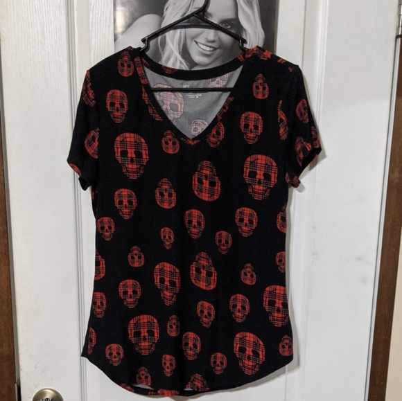 No Boundaries Tops - SALE No Boundaries NoBo Red & Black Buffalo Plaid Skulls Short Sleeve Shirt